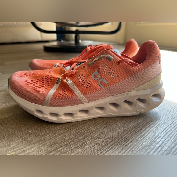 On Cloudsurfer Running Shoes Women’s 10.5 Orange White Lightweight Trainers - Picture 4 of 9